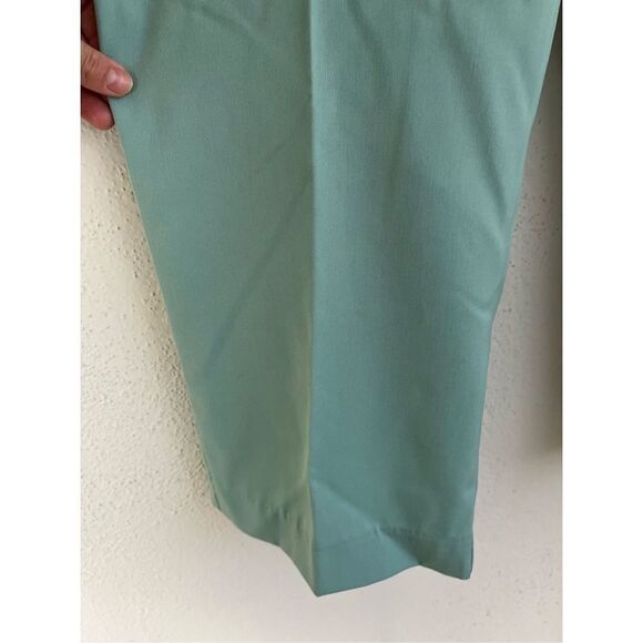 Alfred Dunner Women's Twill Mid-Rise Straight Leg Short Length Pant Size… - Picture 4 of 8